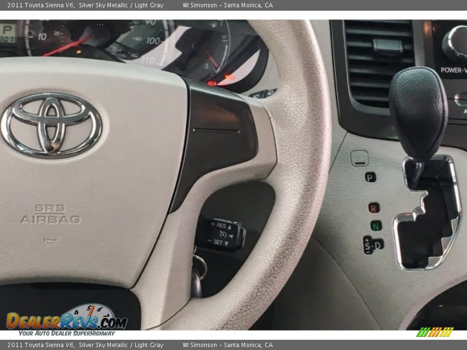 2011 Toyota Sienna V6 Silver Sky Metallic / Light Gray Photo #19