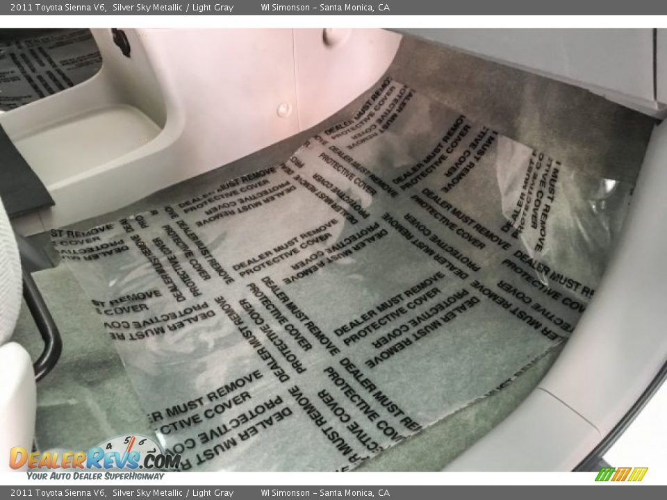 2011 Toyota Sienna V6 Silver Sky Metallic / Light Gray Photo #28