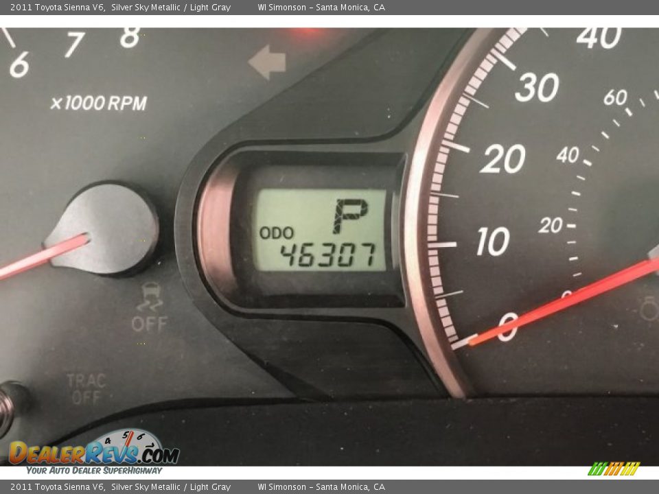 2011 Toyota Sienna V6 Silver Sky Metallic / Light Gray Photo #33