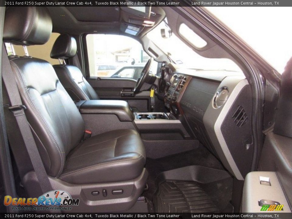 2011 Ford F250 Super Duty Lariat Crew Cab 4x4 Tuxedo Black Metallic / Black Two Tone Leather Photo #5
