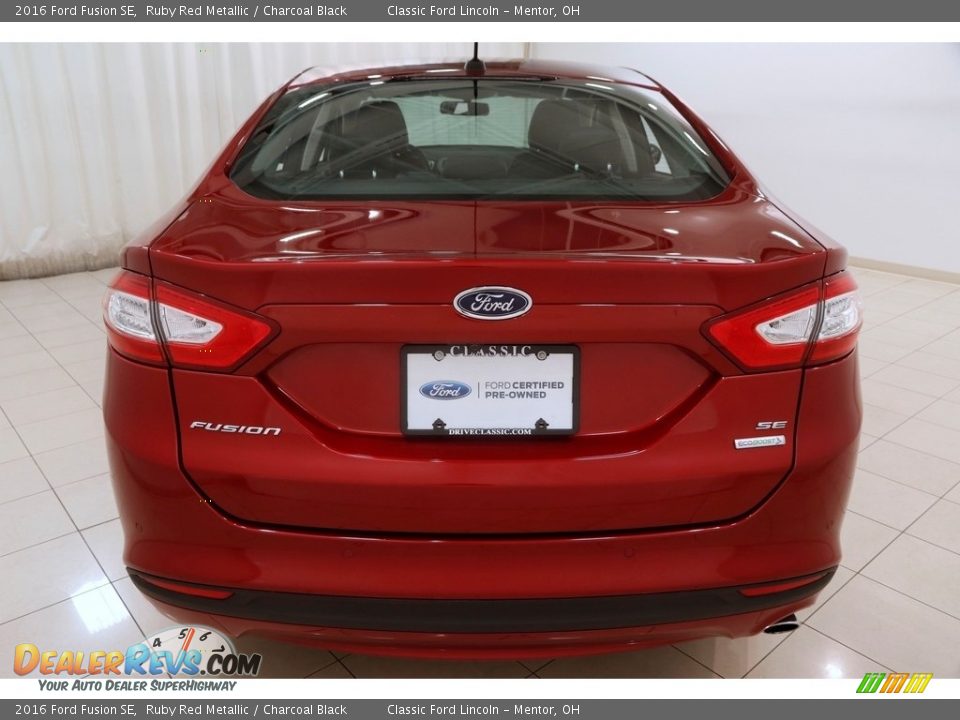 2016 Ford Fusion SE Ruby Red Metallic / Charcoal Black Photo #20