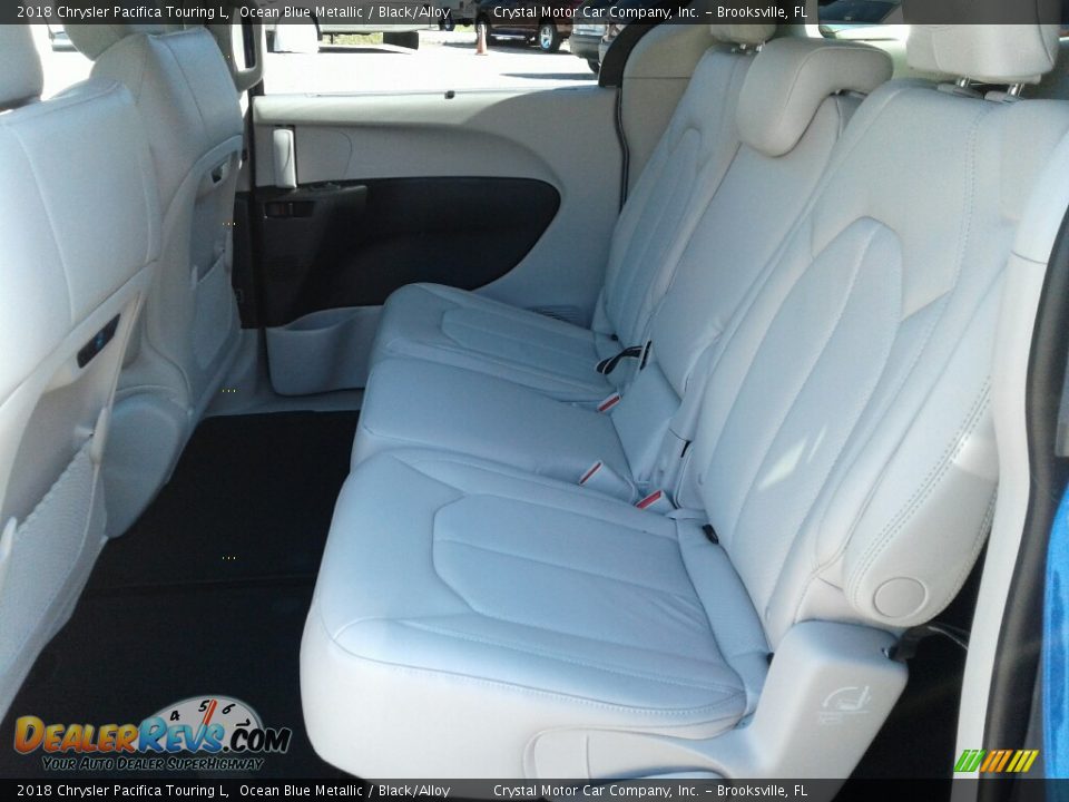 2018 Chrysler Pacifica Touring L Ocean Blue Metallic / Black/Alloy Photo #10