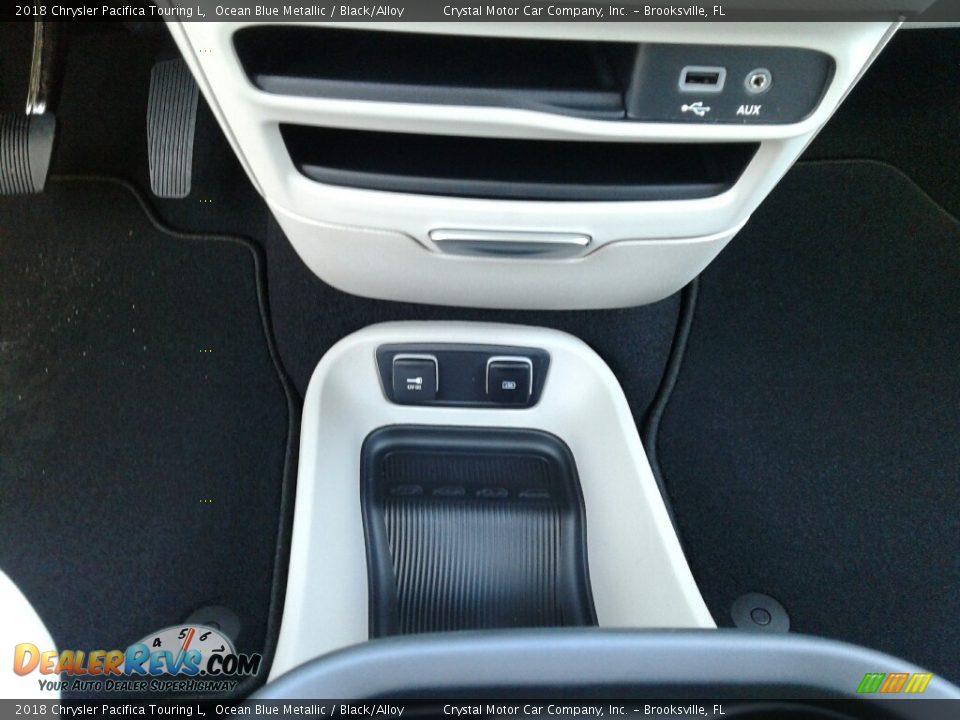 2018 Chrysler Pacifica Touring L Ocean Blue Metallic / Black/Alloy Photo #16