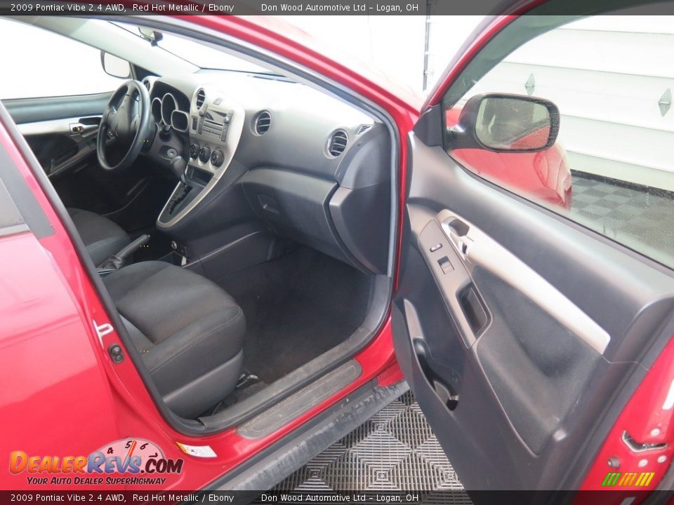 2009 Pontiac Vibe 2.4 AWD Red Hot Metallic / Ebony Photo #32