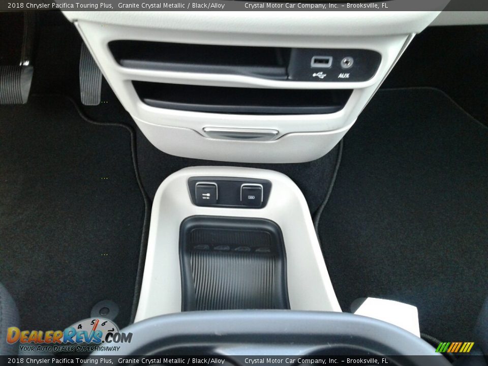 2018 Chrysler Pacifica Touring Plus Granite Crystal Metallic / Black/Alloy Photo #16