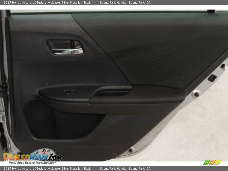 2015 Honda Accord LX Sedan Alabaster Silver Metallic / Black Photo #28