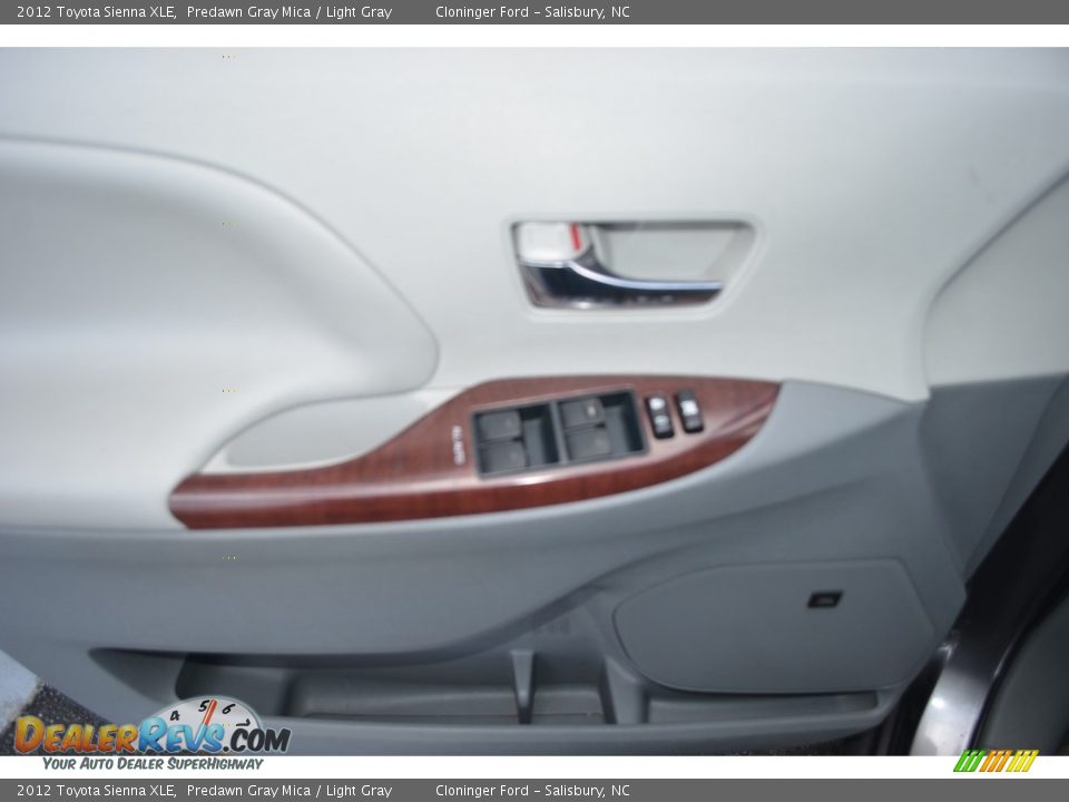 2012 Toyota Sienna XLE Predawn Gray Mica / Light Gray Photo #7