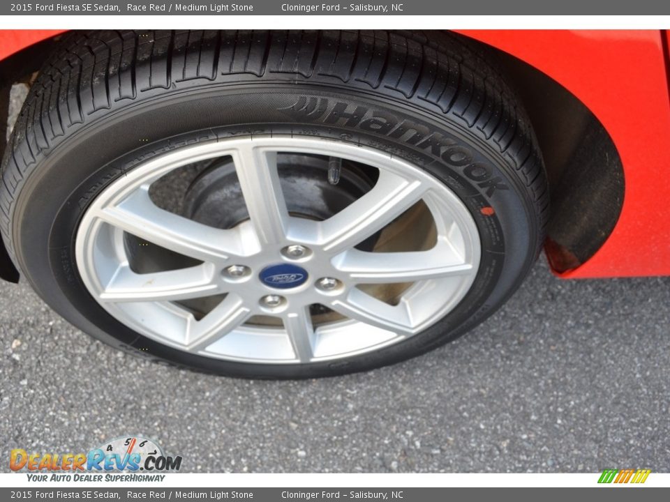 2015 Ford Fiesta SE Sedan Race Red / Medium Light Stone Photo #7