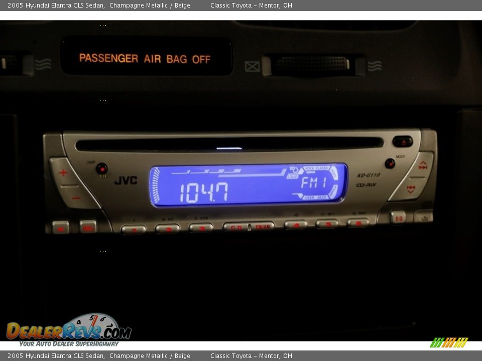 2005 Hyundai Elantra GLS Sedan Champagne Metallic / Beige Photo #9