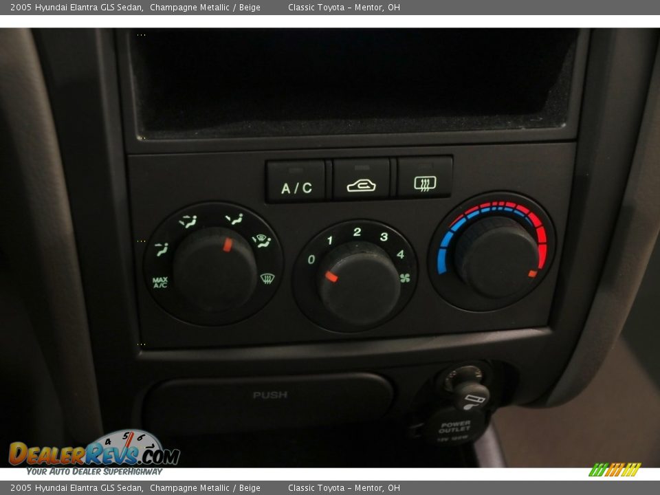 2005 Hyundai Elantra GLS Sedan Champagne Metallic / Beige Photo #10