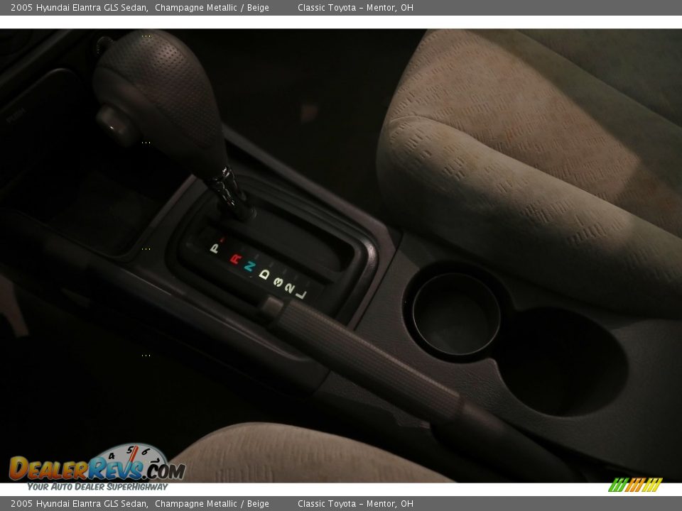 2005 Hyundai Elantra GLS Sedan Champagne Metallic / Beige Photo #12