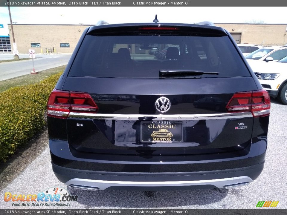 2018 Volkswagen Atlas SE 4Motion Deep Black Pearl / Titan Black Photo #5