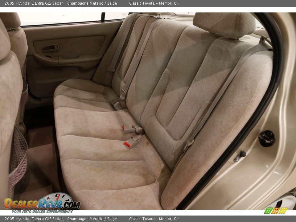 2005 Hyundai Elantra GLS Sedan Champagne Metallic / Beige Photo #15