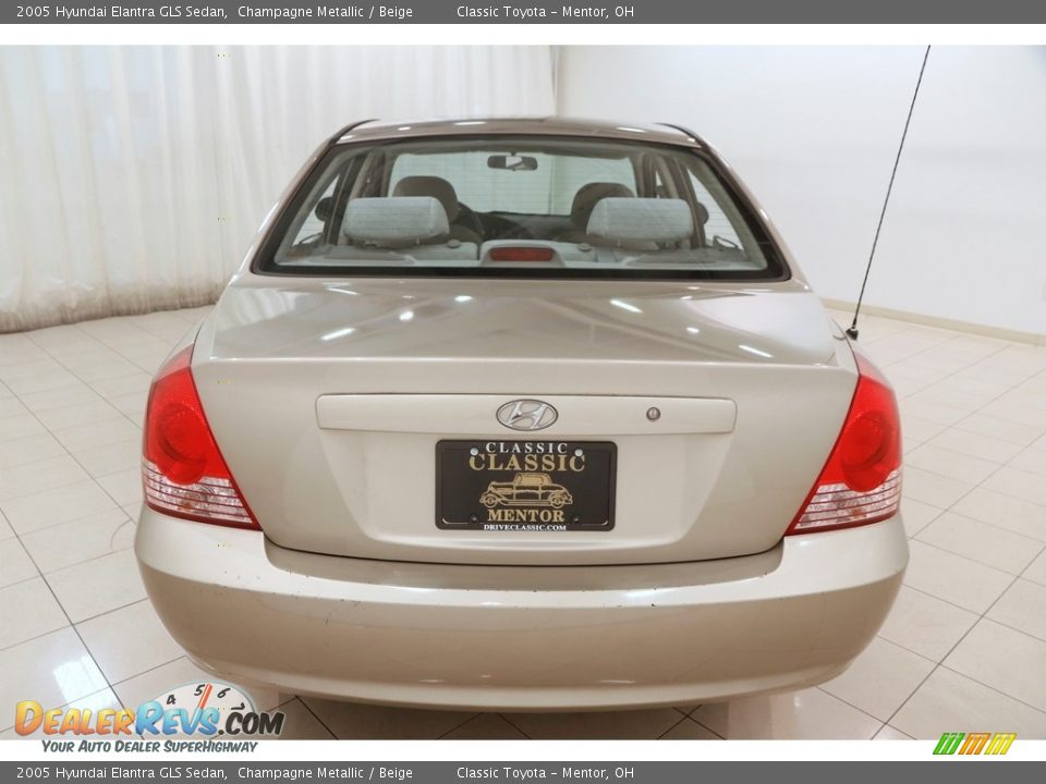 2005 Hyundai Elantra GLS Sedan Champagne Metallic / Beige Photo #16