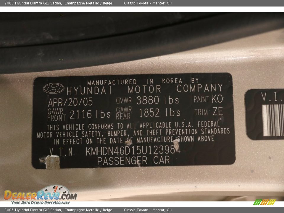 2005 Hyundai Elantra GLS Sedan Champagne Metallic / Beige Photo #18