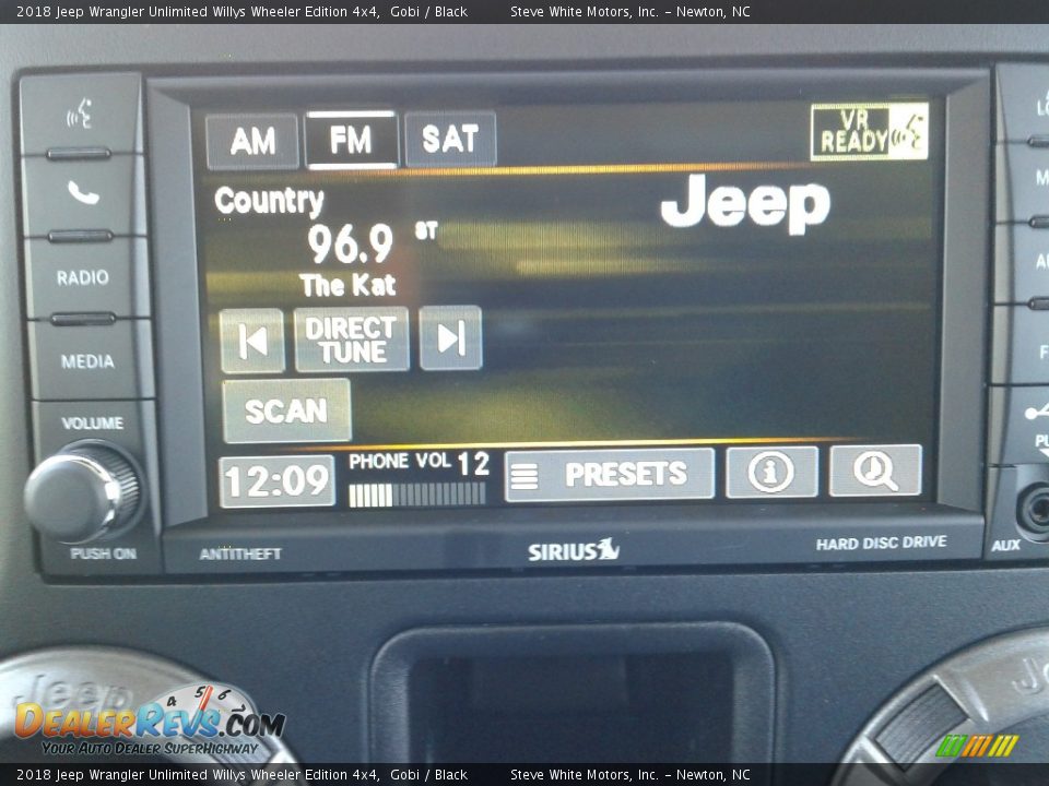 Controls of 2018 Jeep Wrangler Unlimited Willys Wheeler Edition 4x4 Photo #21