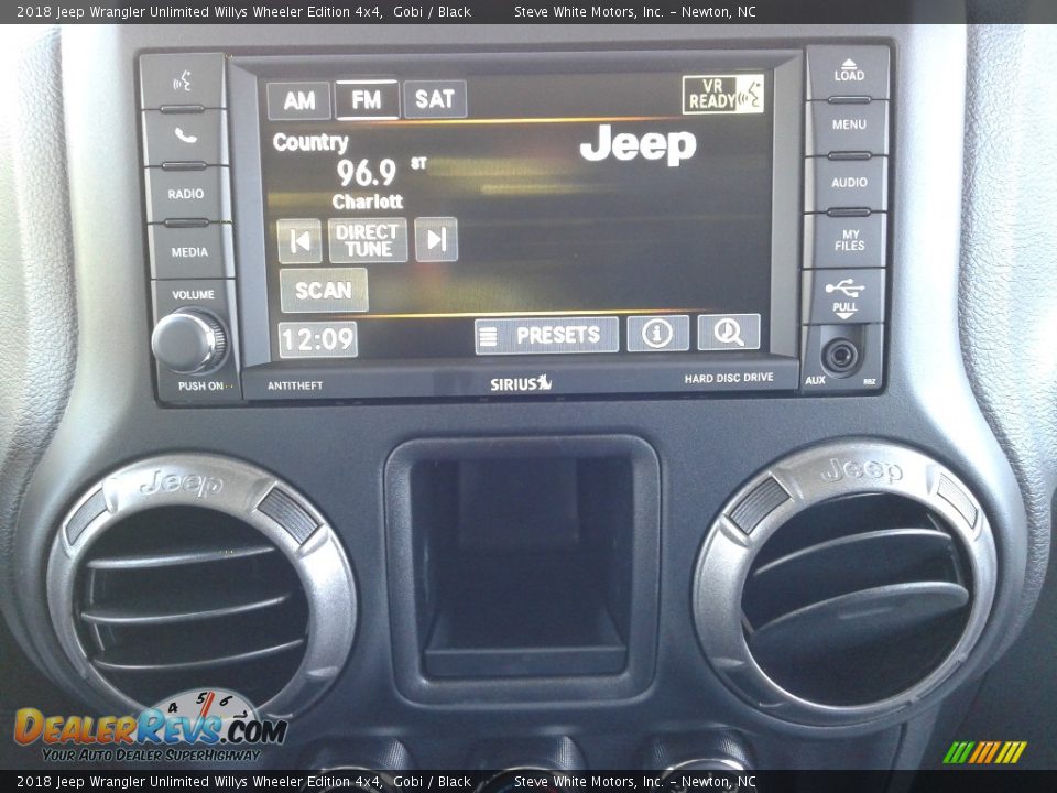 Controls of 2018 Jeep Wrangler Unlimited Willys Wheeler Edition 4x4 Photo #23