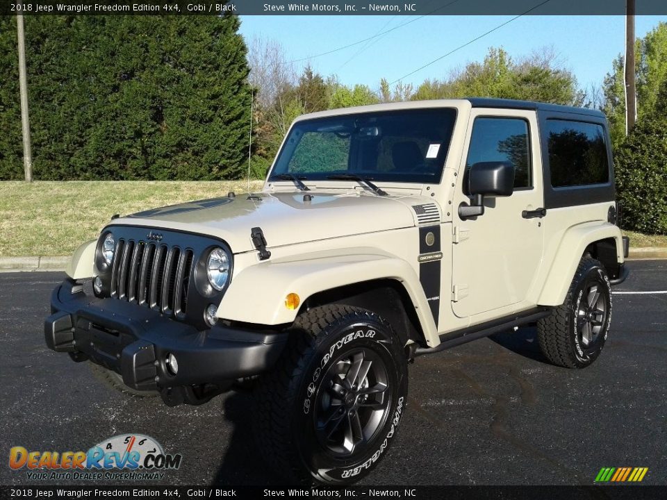 Front 3/4 View of 2018 Jeep Wrangler Freedom Edition 4x4 Photo #2
