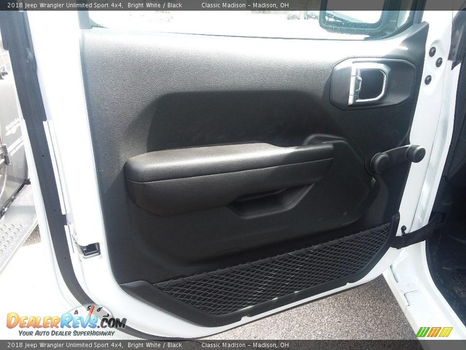 2018 Jeep Wrangler Unlimited Sport 4x4 Bright White / Black Photo #3