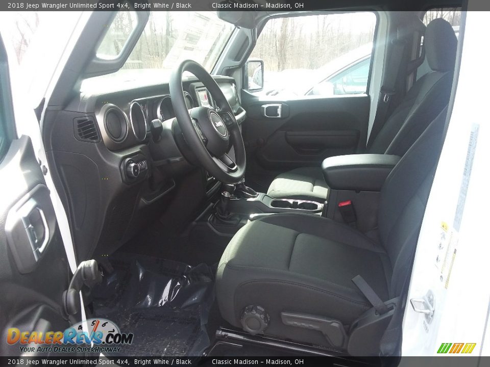 2018 Jeep Wrangler Unlimited Sport 4x4 Bright White / Black Photo #4