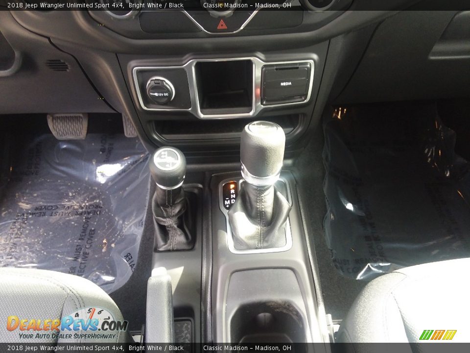 2018 Jeep Wrangler Unlimited Sport 4x4 Bright White / Black Photo #7