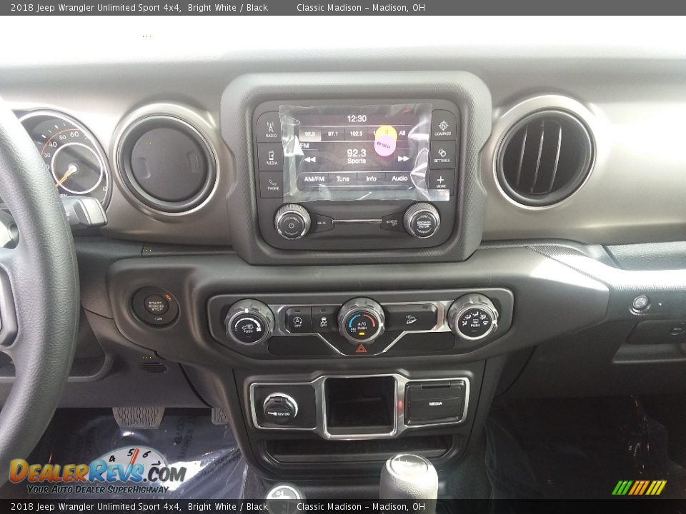 2018 Jeep Wrangler Unlimited Sport 4x4 Bright White / Black Photo #8