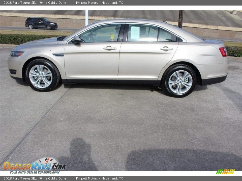2018 Ford Taurus SEL White Gold / Dune Photo #5