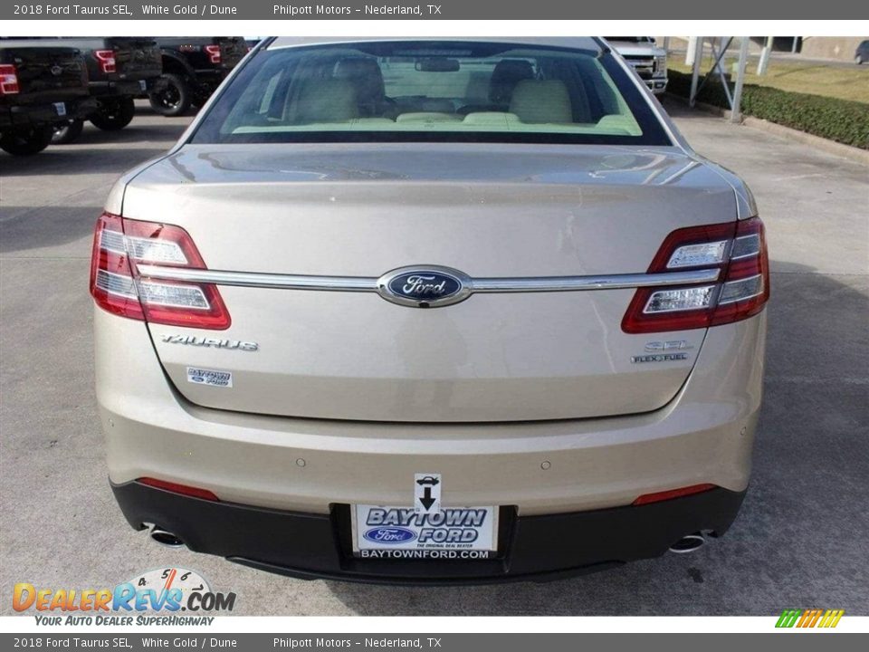 2018 Ford Taurus SEL White Gold / Dune Photo #7