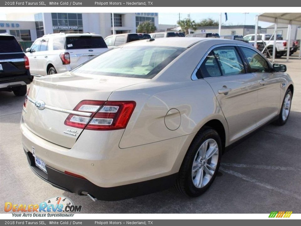 2018 Ford Taurus SEL White Gold / Dune Photo #8