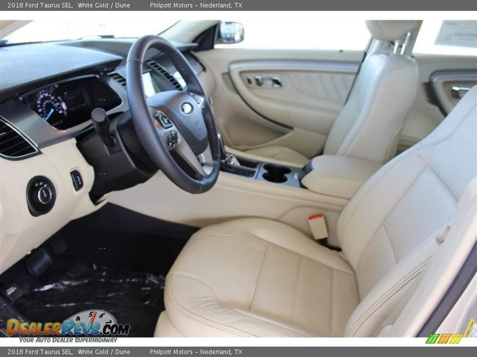 Front Seat of 2018 Ford Taurus SEL Photo #12