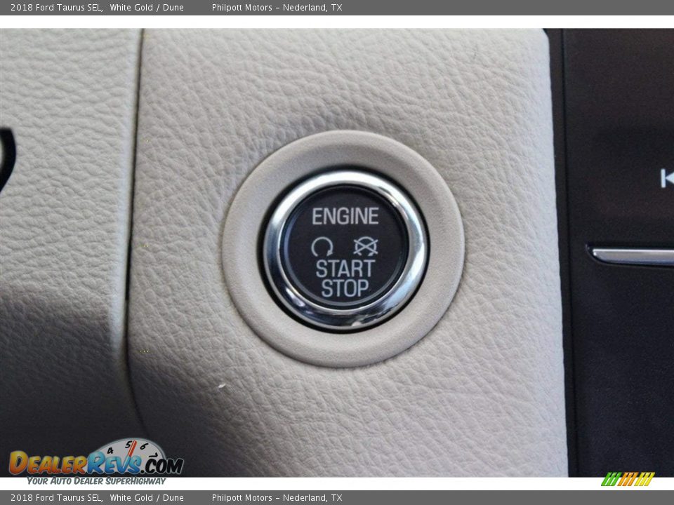 2018 Ford Taurus SEL White Gold / Dune Photo #15