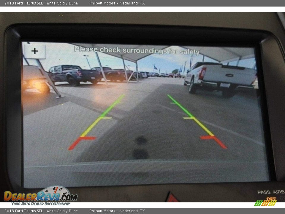 2018 Ford Taurus SEL White Gold / Dune Photo #18