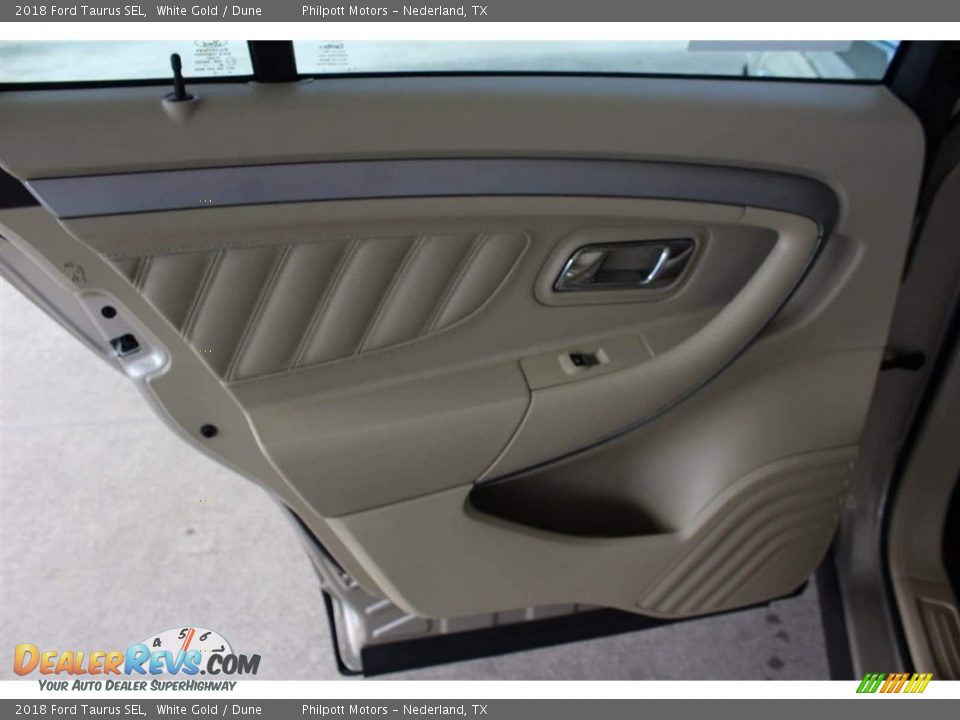 2018 Ford Taurus SEL White Gold / Dune Photo #23