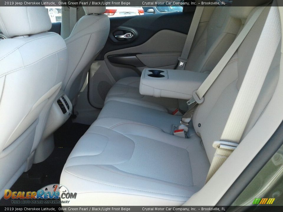 2019 Jeep Cherokee Latitude Olive Green Pearl / Black/Light Frost Beige Photo #10