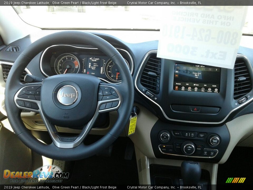 2019 Jeep Cherokee Latitude Olive Green Pearl / Black/Light Frost Beige Photo #13