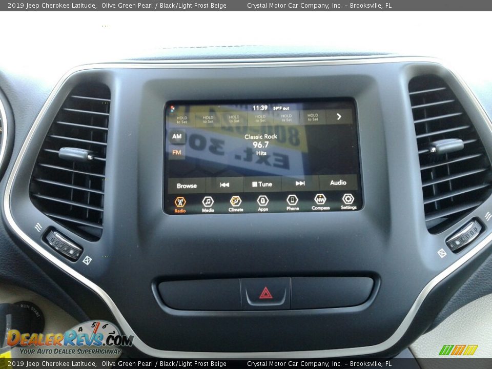 2019 Jeep Cherokee Latitude Olive Green Pearl / Black/Light Frost Beige Photo #15