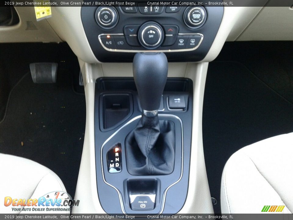 2019 Jeep Cherokee Latitude Olive Green Pearl / Black/Light Frost Beige Photo #16