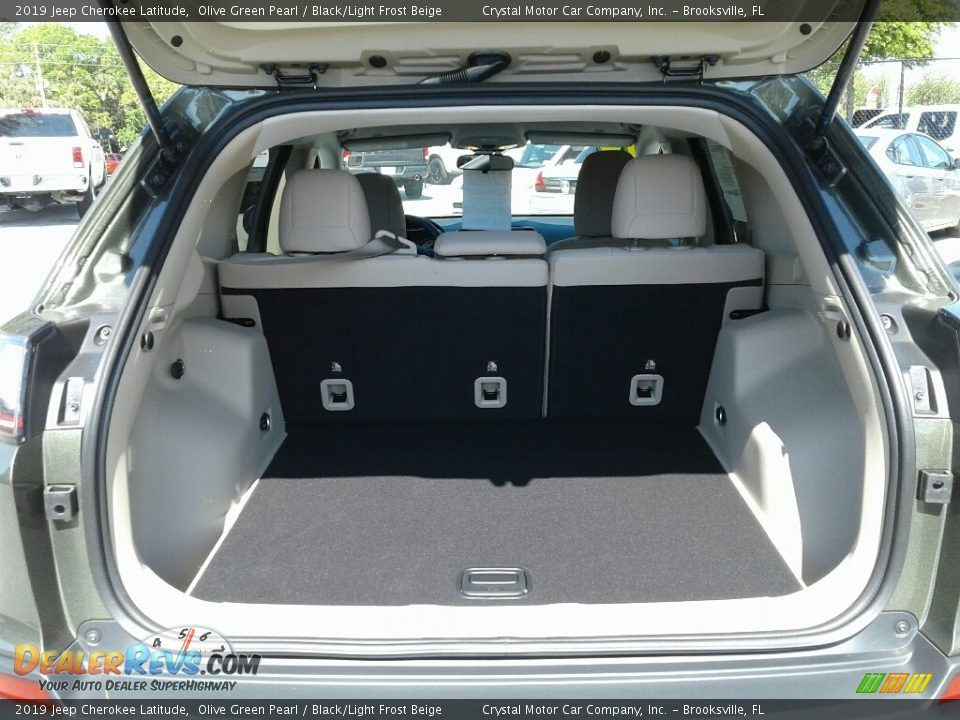 2019 Jeep Cherokee Latitude Olive Green Pearl / Black/Light Frost Beige Photo #21