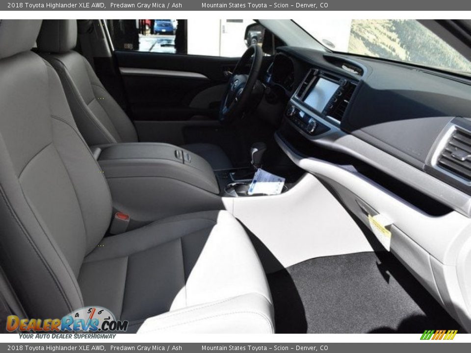 2018 Toyota Highlander XLE AWD Predawn Gray Mica / Ash Photo #12
