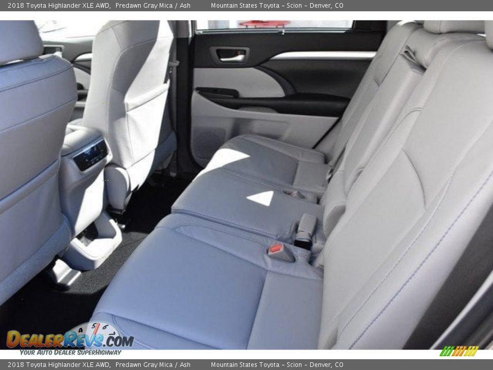 2018 Toyota Highlander XLE AWD Predawn Gray Mica / Ash Photo #15