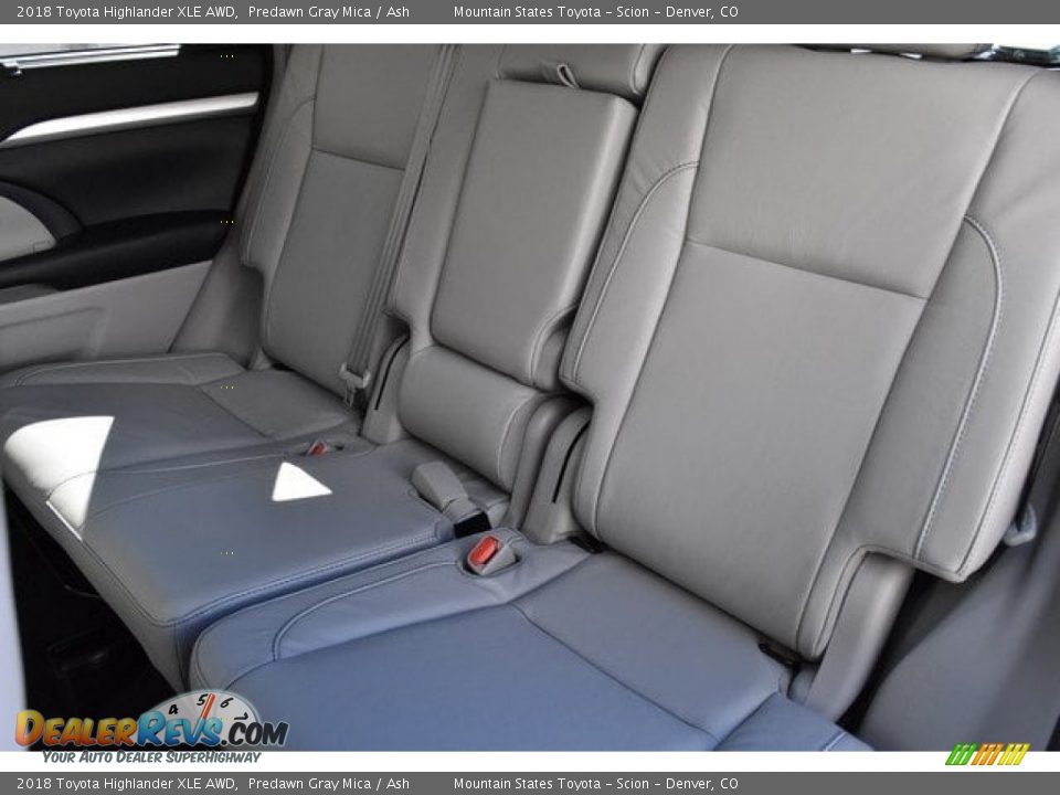 2018 Toyota Highlander XLE AWD Predawn Gray Mica / Ash Photo #16