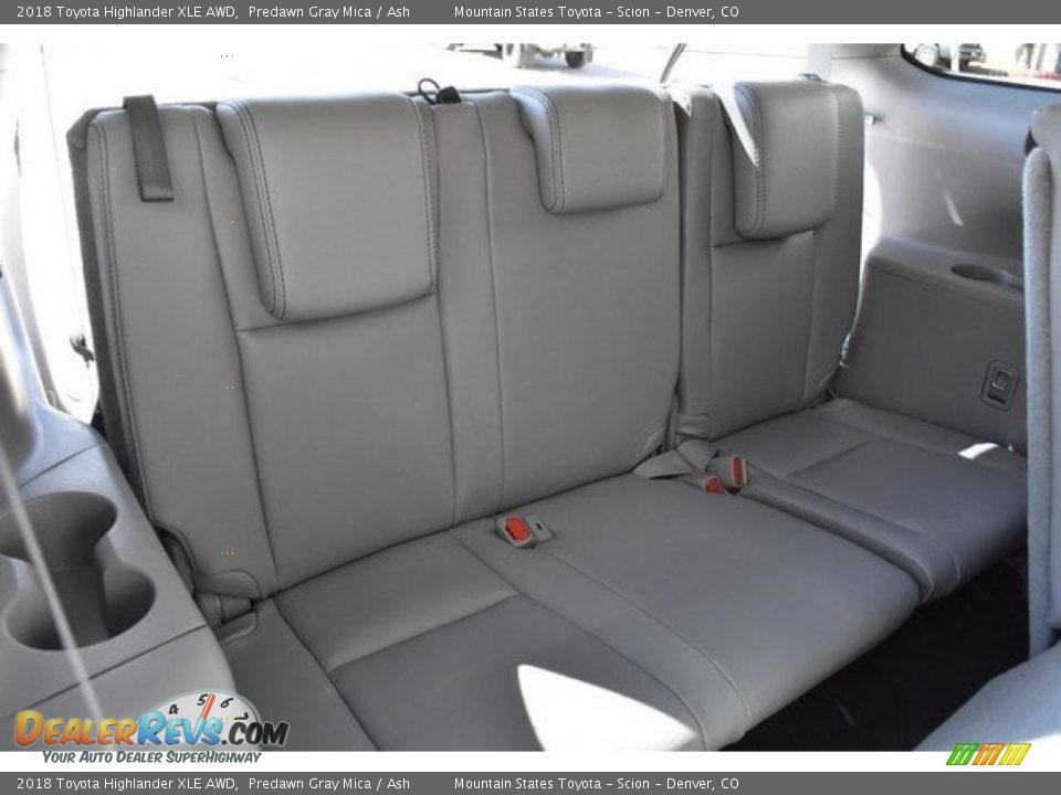 2018 Toyota Highlander XLE AWD Predawn Gray Mica / Ash Photo #21