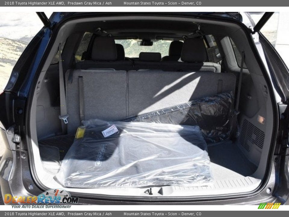 2018 Toyota Highlander XLE AWD Predawn Gray Mica / Ash Photo #32