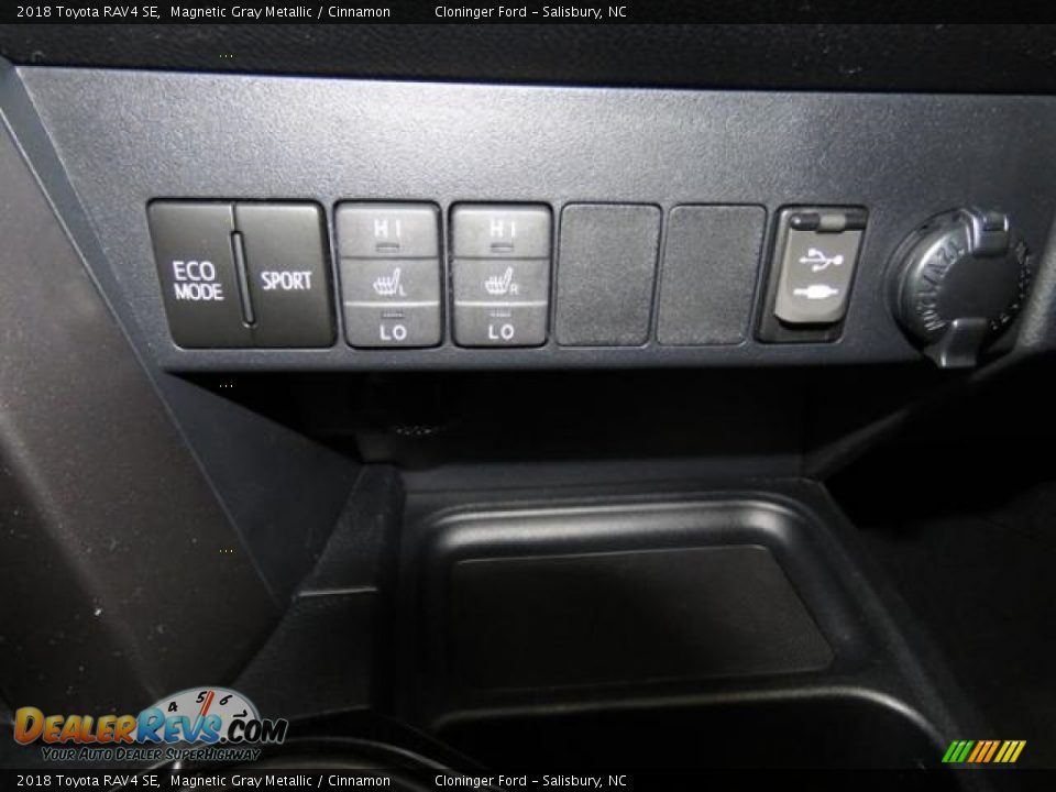 2018 Toyota RAV4 SE Magnetic Gray Metallic / Cinnamon Photo #20