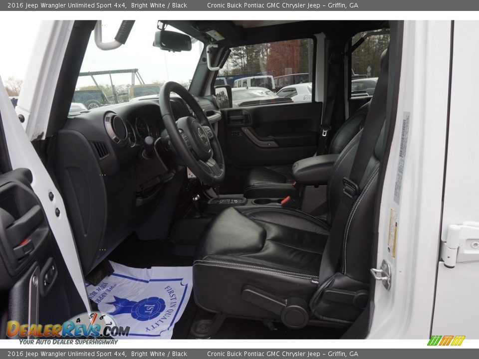 2016 Jeep Wrangler Unlimited Sport 4x4 Bright White / Black Photo #5