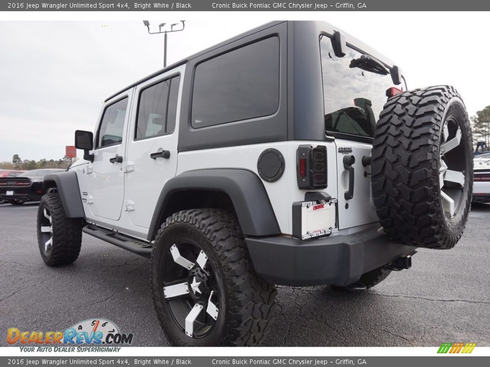 2016 Jeep Wrangler Unlimited Sport 4x4 Bright White / Black Photo #9