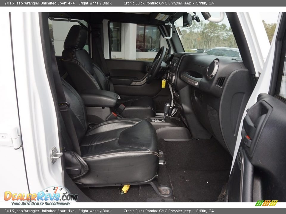 2016 Jeep Wrangler Unlimited Sport 4x4 Bright White / Black Photo #14