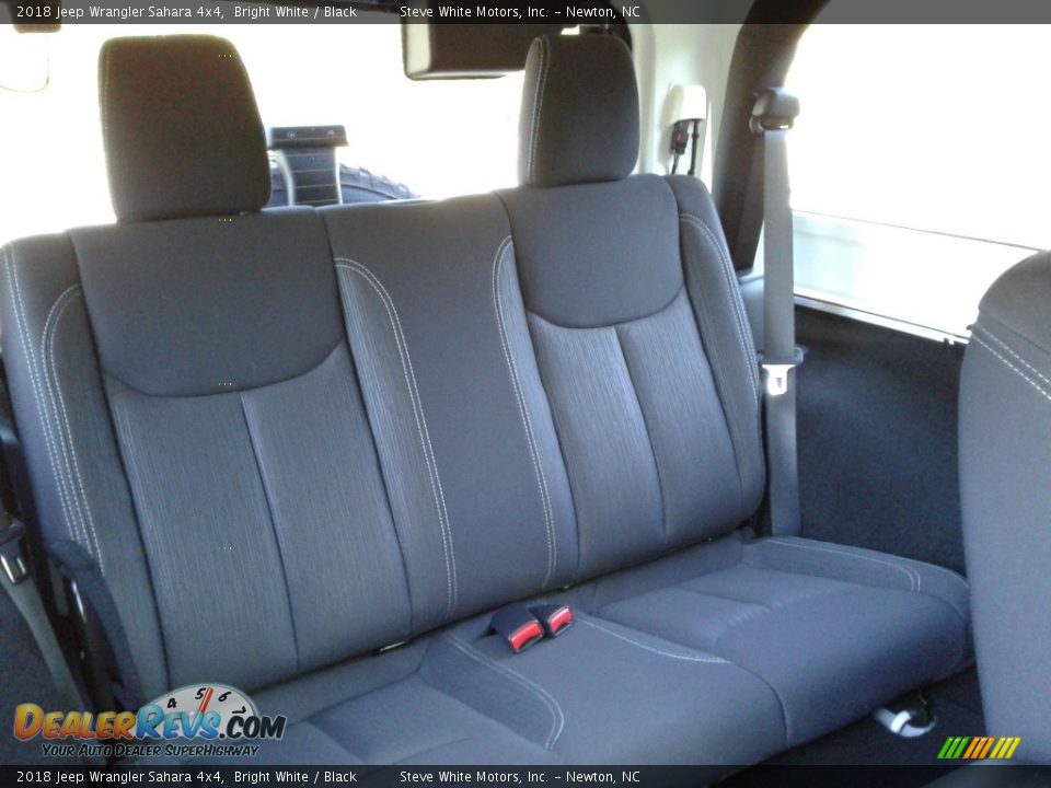 2018 Jeep Wrangler Sahara 4x4 Bright White / Black Photo #14