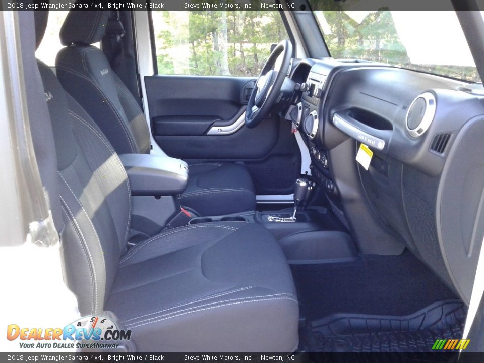 2018 Jeep Wrangler Sahara 4x4 Bright White / Black Photo #15