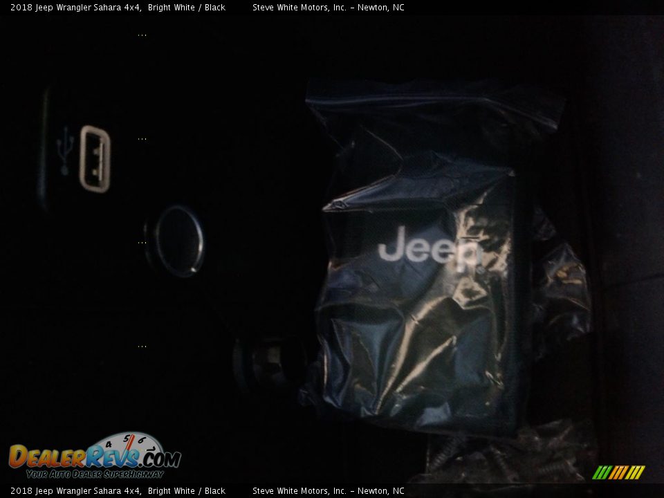 2018 Jeep Wrangler Sahara 4x4 Bright White / Black Photo #23